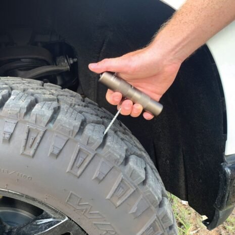 Air_Plugger_Compact_Tire_Repair_Kit_lifestyle_1_1500x1000__74570(1)