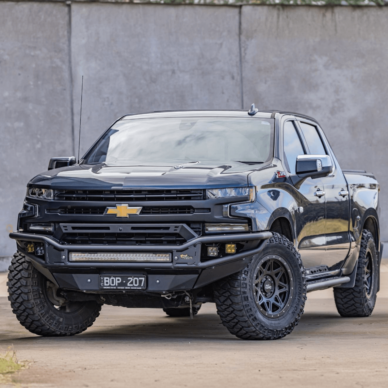 Raid Full Length Tubular Steel Bumper - Not Compatible with ZR2 Model BBR087E