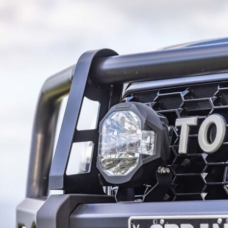 IDL0701C_scope_7_inch_LED_driving_light_lifestyle_3_1500x1000__70393(1)