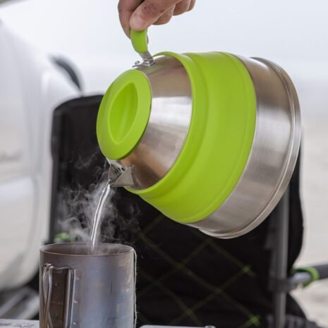 Collapsible_Silicone_Kettle_Pouring_1500x1000__29582(1)